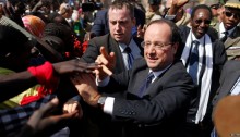Hollande Greeting Jubilant Malians After Arriving in the Country